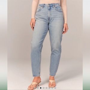 CURVE LOVE HIGH RISE 80s Mom Jeans